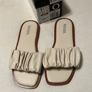 NWT Kenzie slide sandals